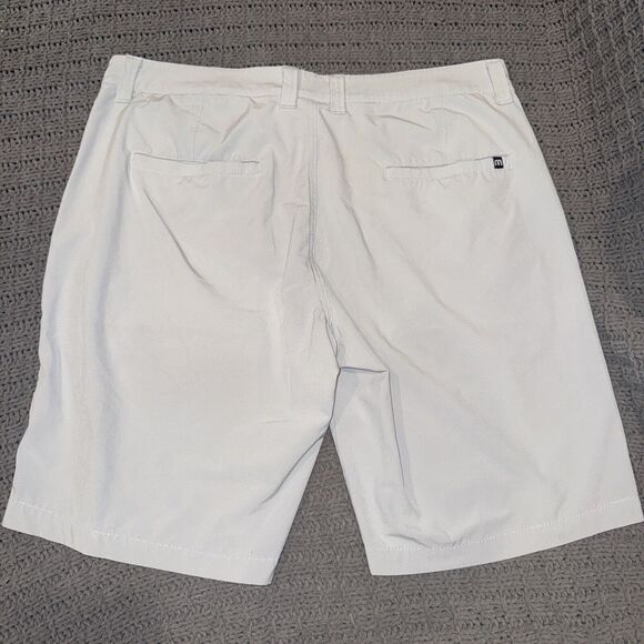 Travis Mathew Golf Shorts Men's 34 Lt. Gray Polyester Blend Stretch Flat Front - Picture 6 of 6